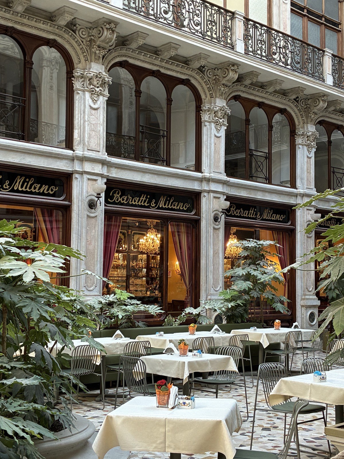 Baratti & Milano facade in Galleria Subalpina, Turin