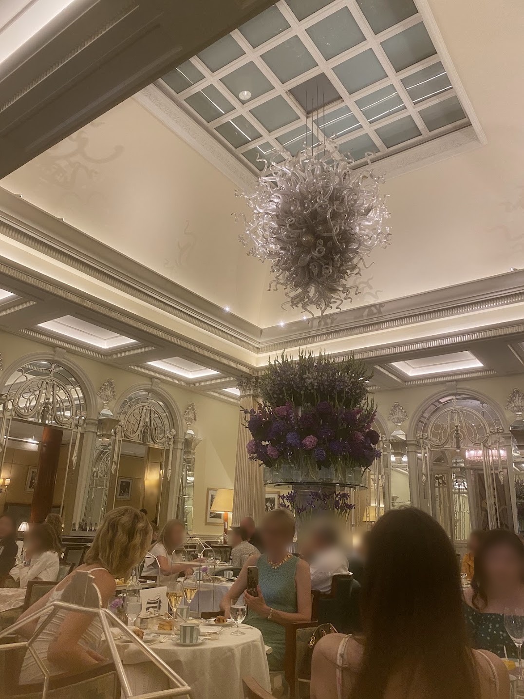 The Chihuly chandelier in the foyer at Claridge’s, London