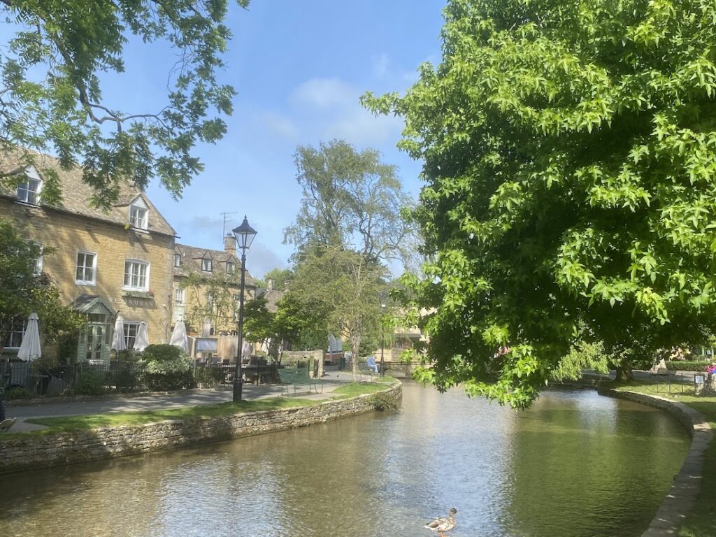 Bourton-on-the-Water riverside walk in the Cotswolds