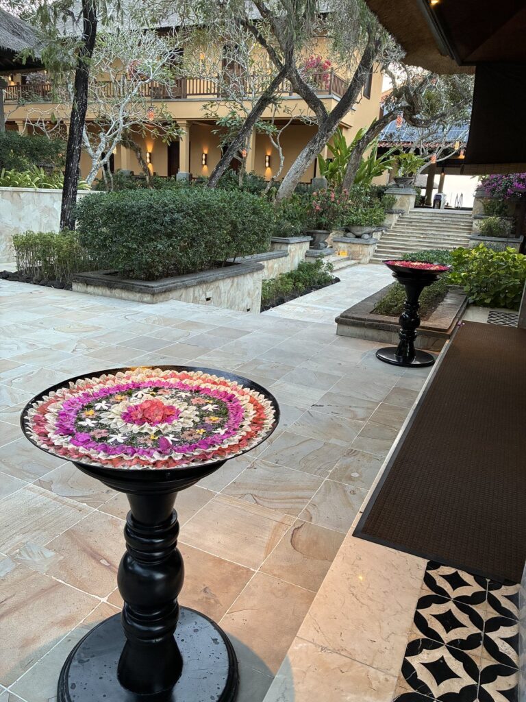 Flower offering bowl on the way to the Thalasso pool